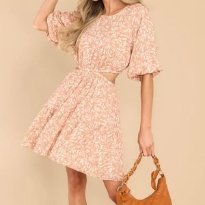 En Creme Talk Too Much Camel Floral Mini Dress size M new with tag